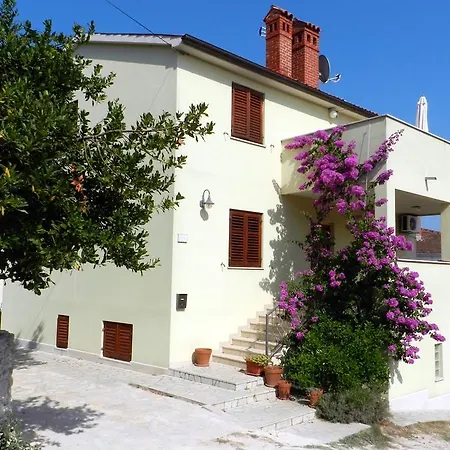 Mata Апартаменты *